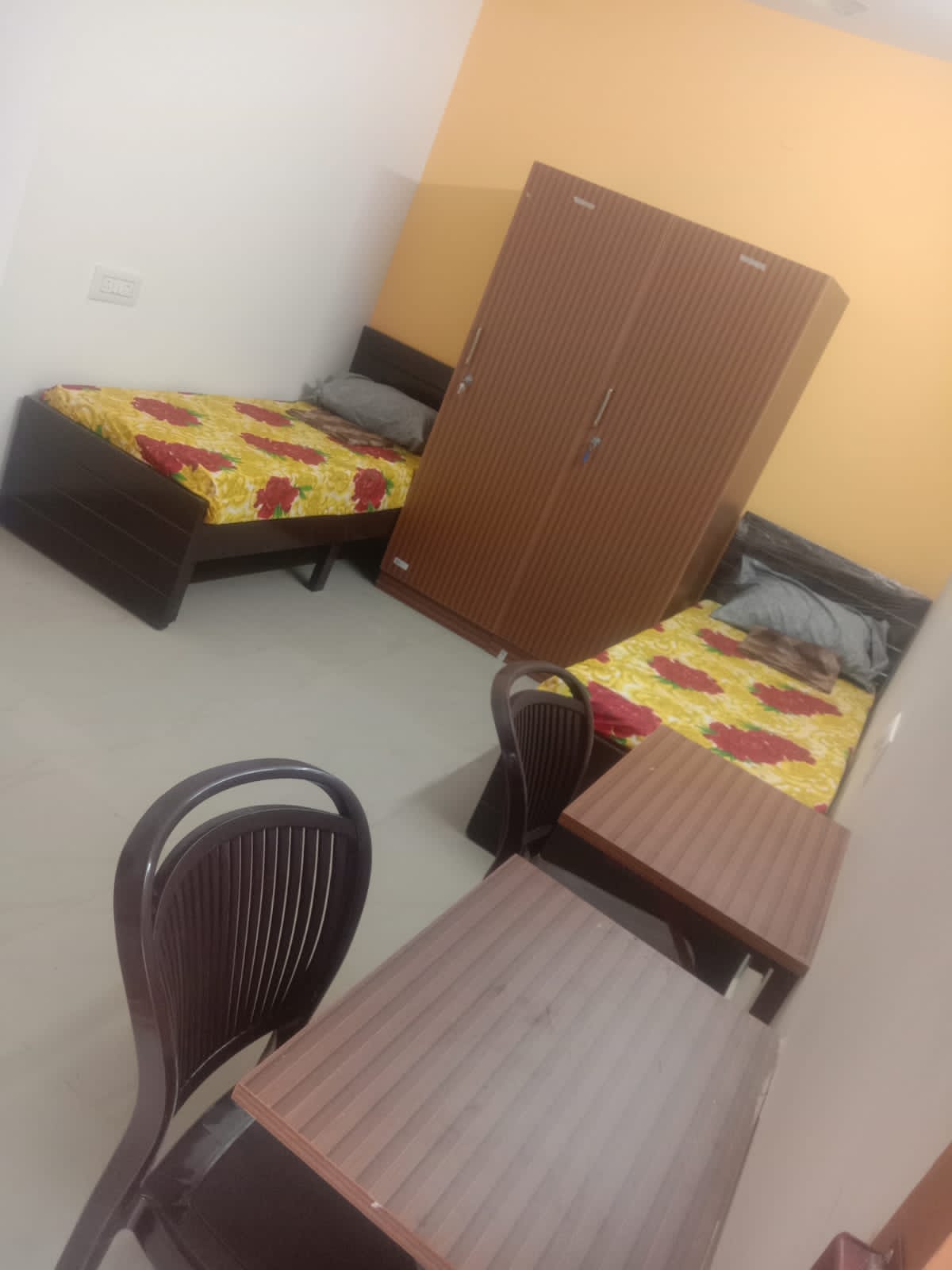 2 Sharing Room